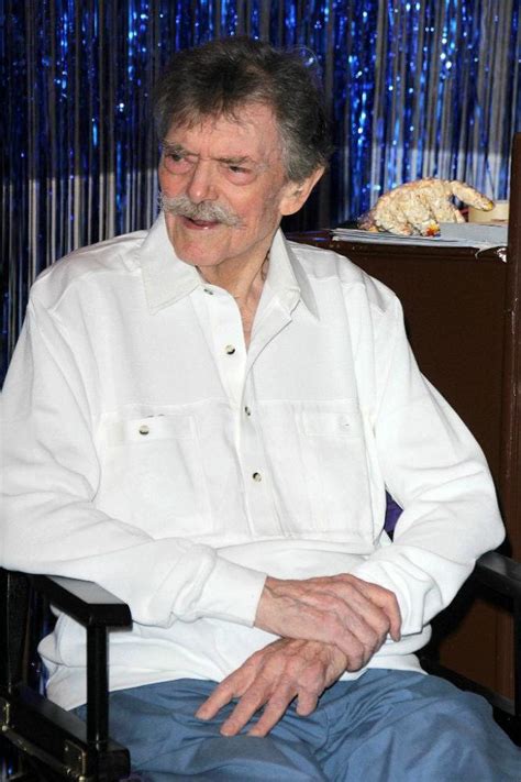 Bewitched and Titanic star Bernard Fox dies aged 89