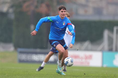 Cesare Casadei joins Reading on loan from Chelsea - Football Today