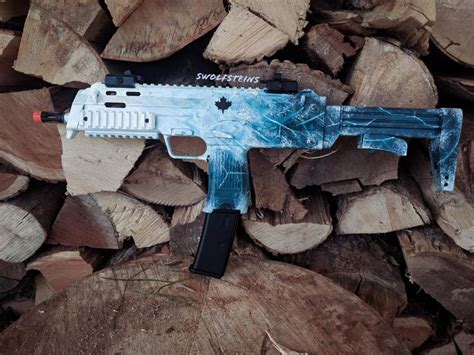 My hand painted Black Ice MP7 I did for MAGfest. | Black ice, Combat armor, Steam artwork