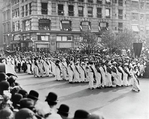 Women's Rights Parade, 1913 Photograph by Granger - Pixels