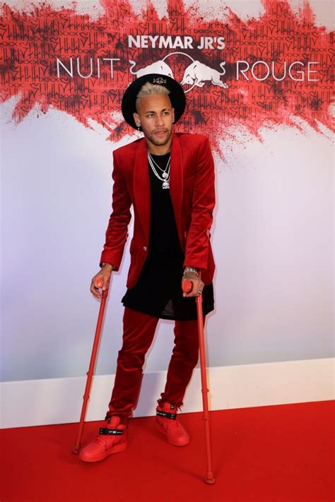 Neymar celebrates birthday in style and on crutches - Entertainment ...