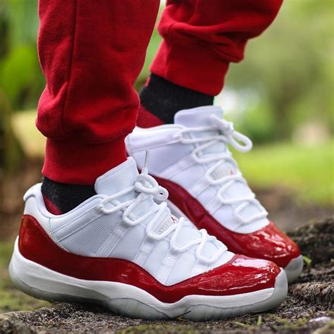 Air Jordan 11 Retro Low "Cherry"