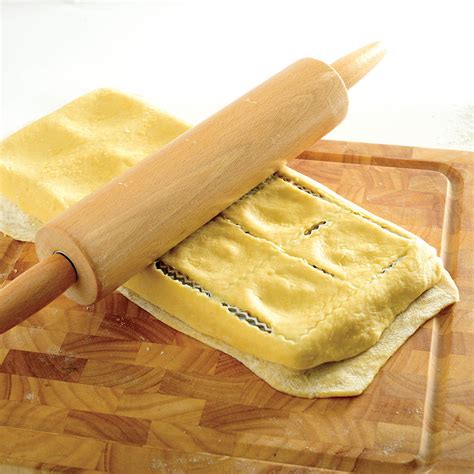 JUMBO RAVIOLI MAKER WITH PRESS – Ventures Intl