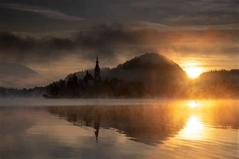 Lake of bled at sunrise | Sunrise lake, Sunrise, Lake