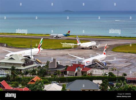 Seychelles mahe airport hi-res stock photography and images - Alamy