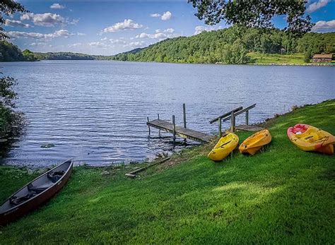 13 Lake Houses for Rent in Maine: Top Lakefront Homes + Cottages in ME