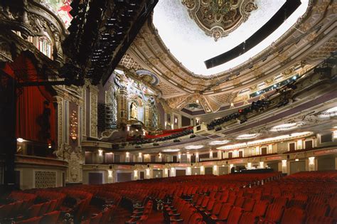 11 Best Chicago Theaters in the Loop and Downtown