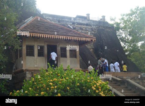 Temples of Sri Lanka Stock Photo - Alamy