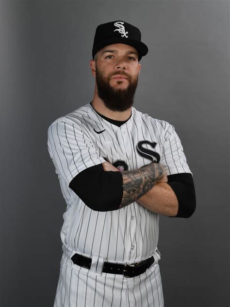 Report: Dallas Keuchel treats White Sox organization to $25,000 dinner ...