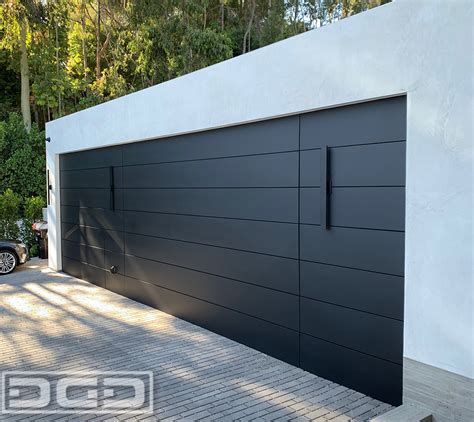 Contemporary 01 | Custom Architectural Garage Door - Dynamic Garage Door