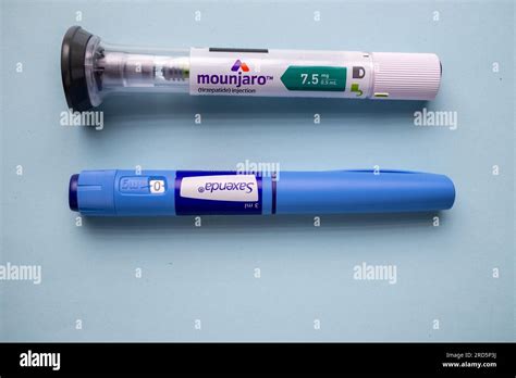 Mounjaro pen hi-res stock photography and images - Alamy