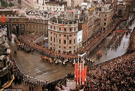 1950's in UK (27 Pics) | Coronation, Queen's coronation, Aerial view