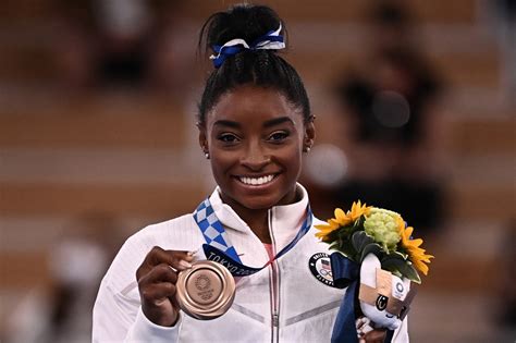 Simone Biles gana el bronce olímpico para finalizar su campaña en Tokio 2020 - TRT Haber: Son ...