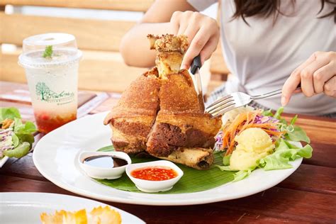 ขาหมูเยอรมัน ร้าน บ้านสวนน้ำใส Cafe’& Restaurant