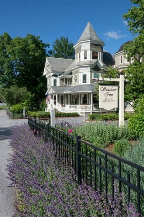 17 Charming Small Towns in Vermont (2023)