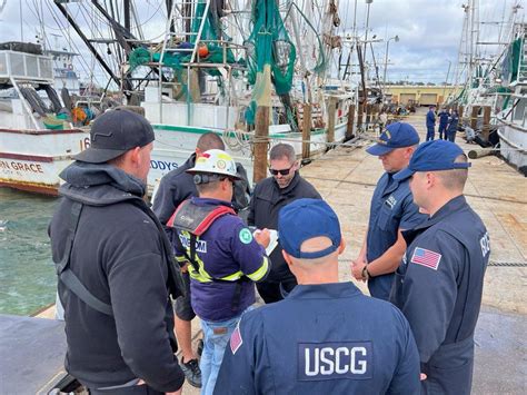 DVIDS - Images - Coast Guard Sector St. Petersburg responds to sunken vessel off Tampa Shrimp ...