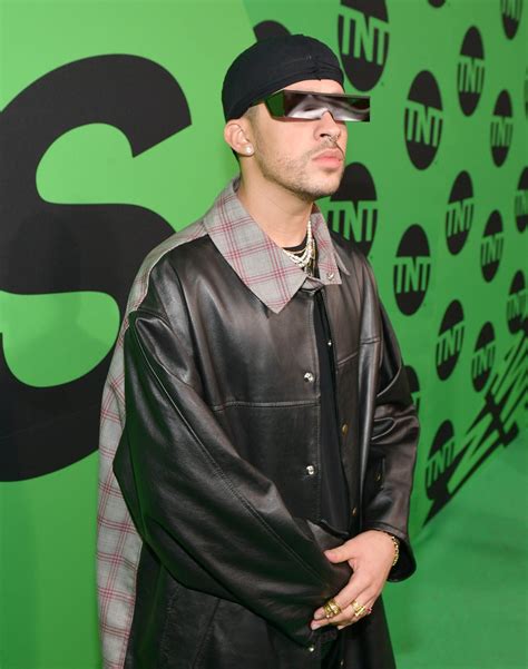 Bad Bunny Fans Left Waiting 'All Damn Night' for Previously Teased AMAs ...