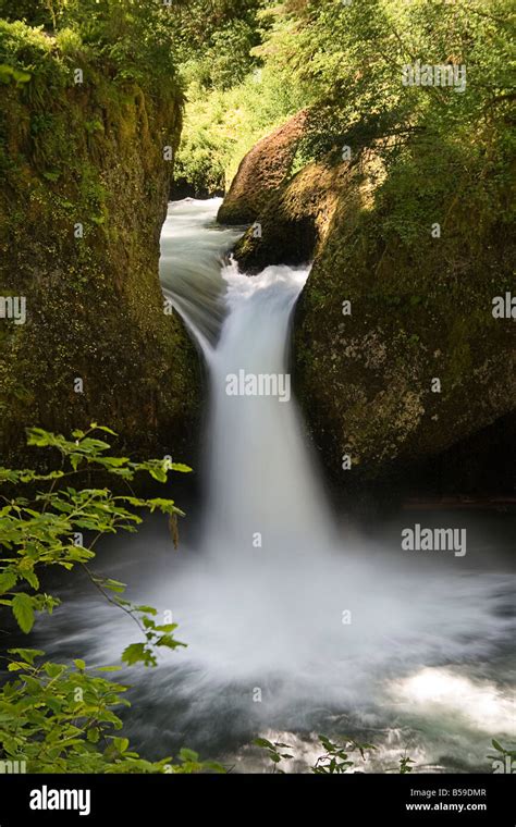 Punch bowl falls Eagle Creek Oregon Stock Photo - Alamy