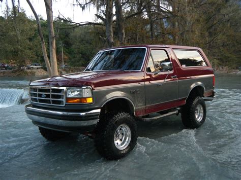 Ford Bronco 4x4 - reviews, prices, ratings with various photos