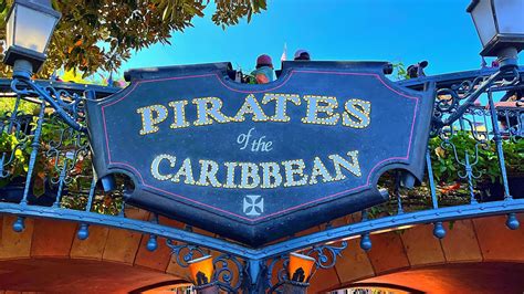 [Newly Refurbished July 2022] Pirates Of The Caribbean Full Ride - Front Row Lowlight POV ...