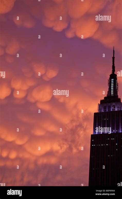 Empire State Building at Sunset, NYC Stock Photo - Alamy