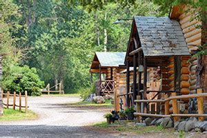 Yellowstone National Park Cabins, Cabin Rentals - AllTrips