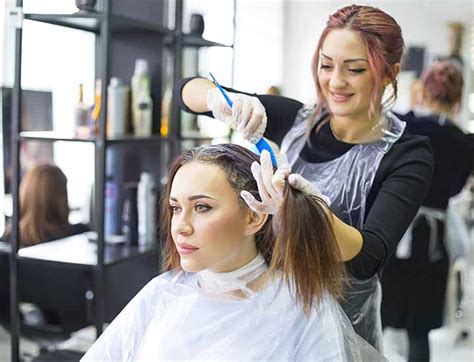 4 Potential cosmetology careers you could pursue!