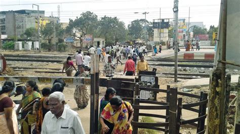 Accessing Avadi railway station tough