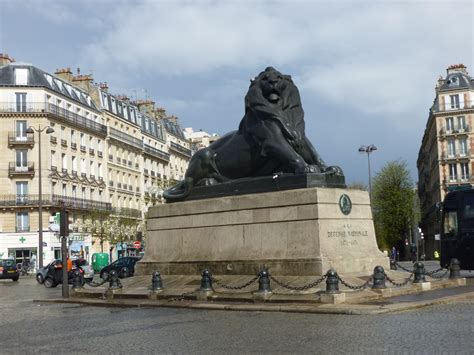 Photo-ops: Lion Statues: Lion of Belfort Reduced Replica - Paris, France