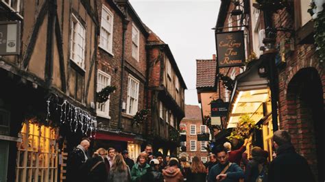 Straight outta Hogsmeade: Why Every Harry Potter Fan should visit The Shambles, York – Writing ...