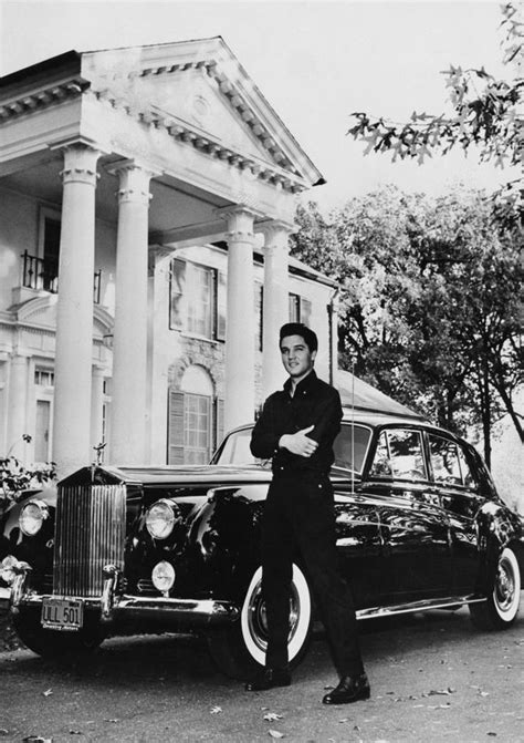 Elvis Presley: Graceland share how fans could tell if The King was home ...