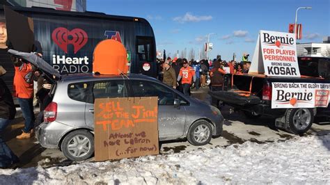 2,500-3,200 Cleveland Browns fans estimated for 'Perfect Season Parade' | wkyc.com