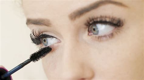 Beauty Basics: How to Apply Mascara Perfectly Every Time - ABC News