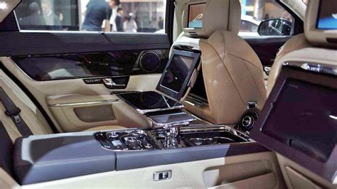 haki 2: Jaguar XF 2014 Interior Photos