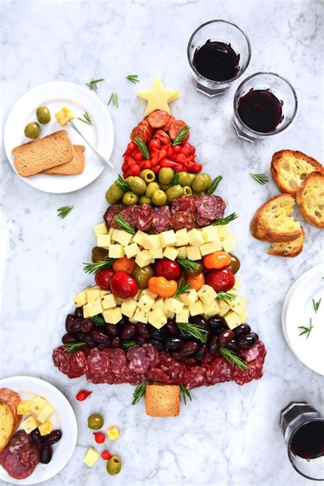 Christmas Tree Antipasto Plate | Receita | Salgadinhos de natal, Ideias de cardápio de natal ...