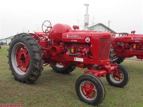 TractorData.com Farmall Super M tractor photos information