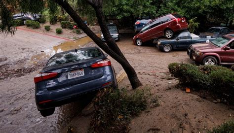 Monstrous floods hit San Diego prompting state of emergency - Pakistan Post - Weekly Urdu ...