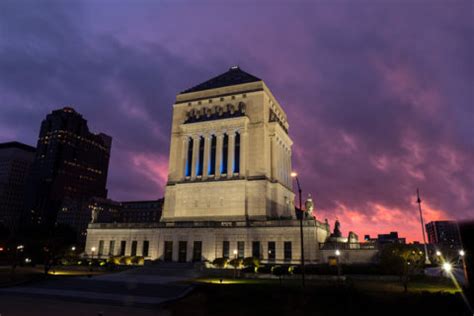 The Indiana War Memorial and Museum honors our heroes and veterans. - Life In Indy