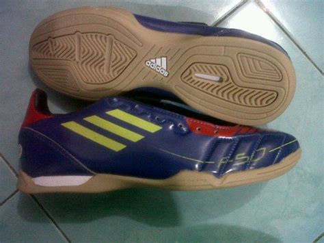 Jual sepatu futsal adidas original