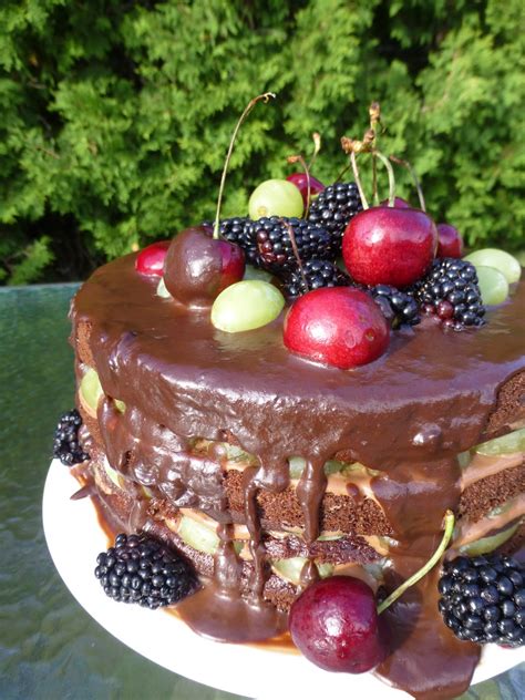 CakeSophia: Chocolate and fruit cake