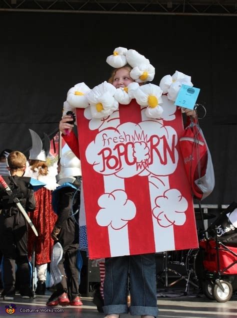 Box of Popcorn - Homemade Halloween Costume | How-to Guide - Photo 2/3