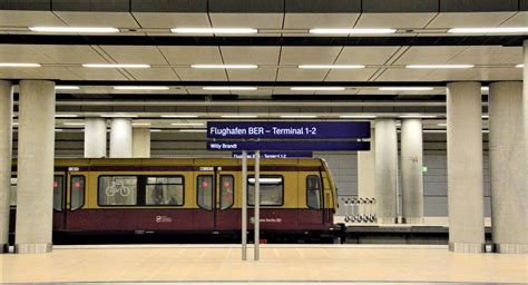 Berliner S-Bahn Station Flughafen BER Terminal 1-2 Foto & Bild | world, berlin, architektur ...