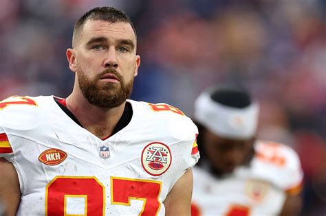 Fans Are Talking About Travis Kelce's Sideline Meltdown During Chiefs' Loss