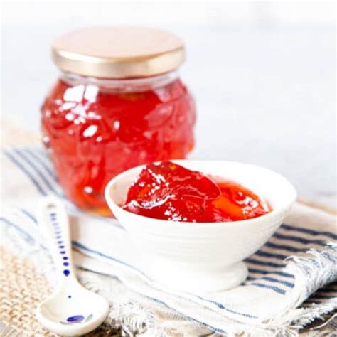 Easy How to Make Quince Jelly Recipe - Helen's Fuss Free Flavours