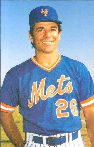 Bobby Valentine | New york mets baseball, New york mets, Baseball softball