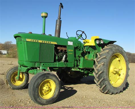 John Deere 3010 tractor in Olivet, SD | Item I6727 sold | Purple Wave