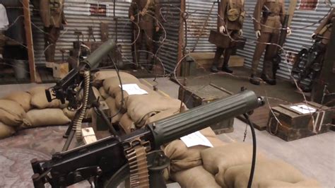 WW1/WW2 Vickers Machine Gun - YouTube