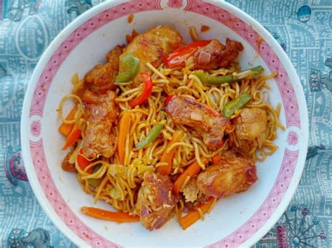 Chicken Manchurian Noodles Recipe - The Odehlicious