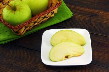 How to Stop Apple Slices From Turning Brown | ehow