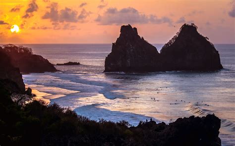 Praia da Cacimba do Padre / Fernando de Noronha / Pernambuco // World Beach Guide